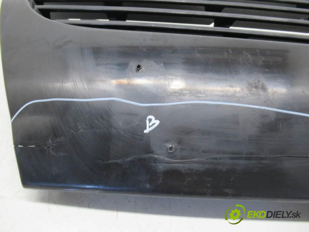 Volkswagen Passat B6  2006 103 kW KOMBI 2.0TDI 140KM 05-10 2000 Mriežka maska  (Mriežky, masky)