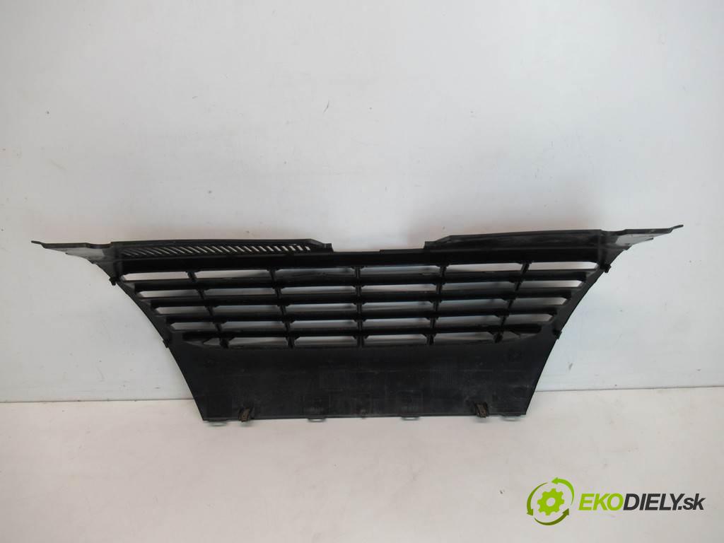Volkswagen Passat B6  2006 103 kW KOMBI 2.0TDI 140KM 05-10 2000 Mriežka maska  (Mriežky, masky)