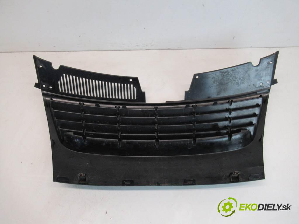 Volkswagen Passat B6  2006 103 kW KOMBI 2.0TDI 140KM 05-10 2000 Mriežka maska  (Mriežky, masky)