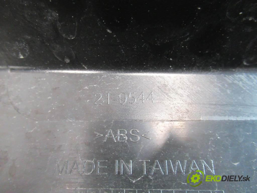 Volkswagen Passat B6  2006 103 kW KOMBI 2.0TDI 140KM 05-10 2000 Mriežka maska  (Mriežky, masky)