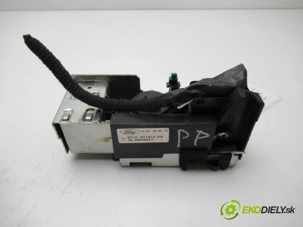 Ford Transit Connect  2010 81 kW MK1 LIFT 1.8TDCI 110KM 06-13 1800 zámok predný pravy 8T1A-V21812-CA