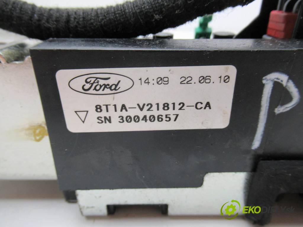 Ford Transit Connect  2010 81 kW MK1 LIFT 1.8TDCI 110KM 06-13 1800 zámok predný pravy 8T1A-V21812-CA