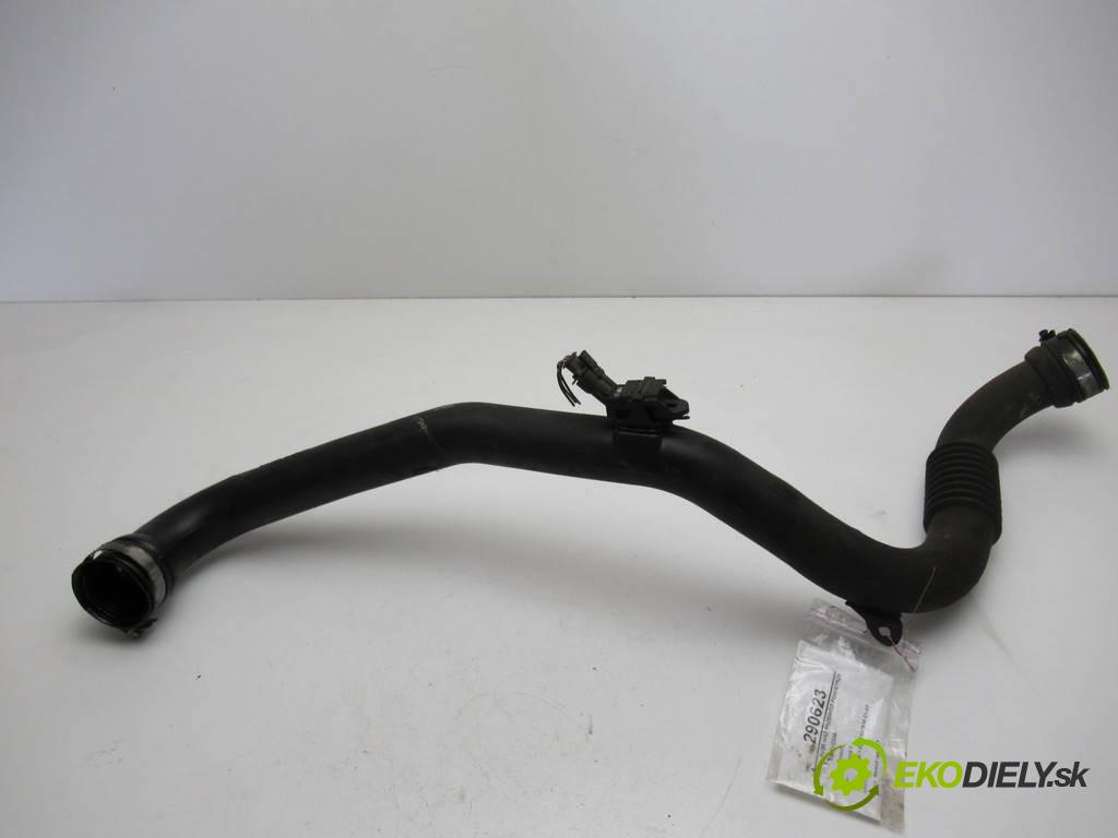 Renault Laguna II    KOMBI 1.9DCI 107KM 01-07  Rúra hadice trubka vzduchu 8200142349 (Hadice chlazení vzduchu)