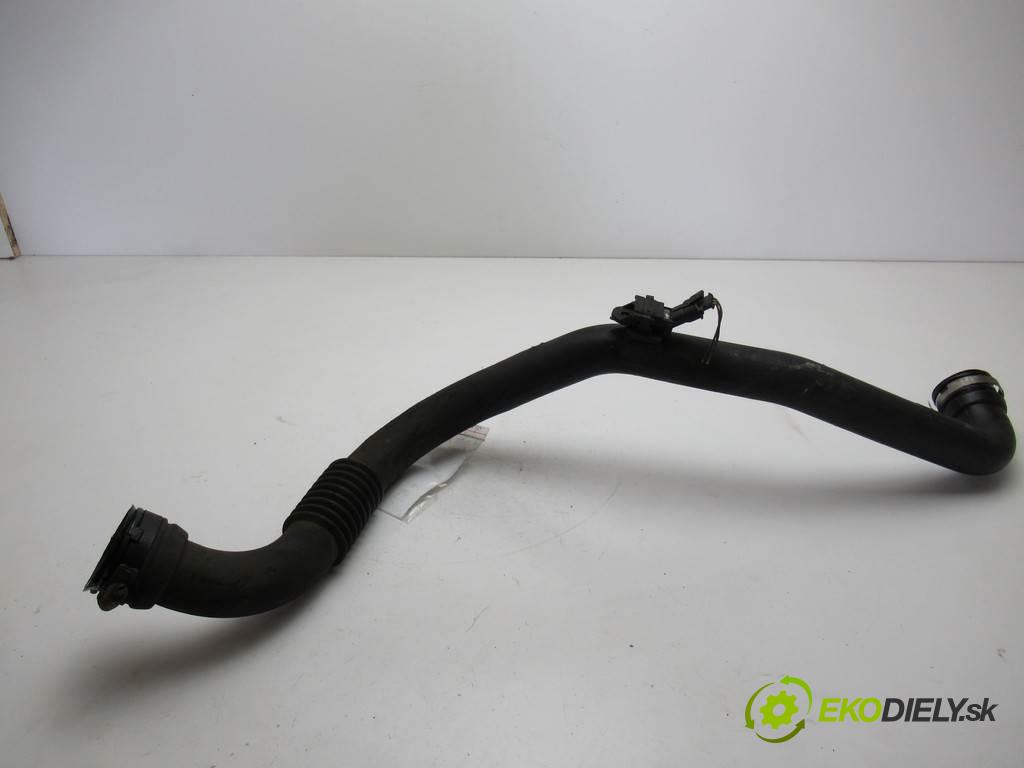 Renault Laguna II    KOMBI 1.9DCI 107KM 01-07  Rúra hadice trubka vzduchu 8200142349 (Hadice chlazení vzduchu)