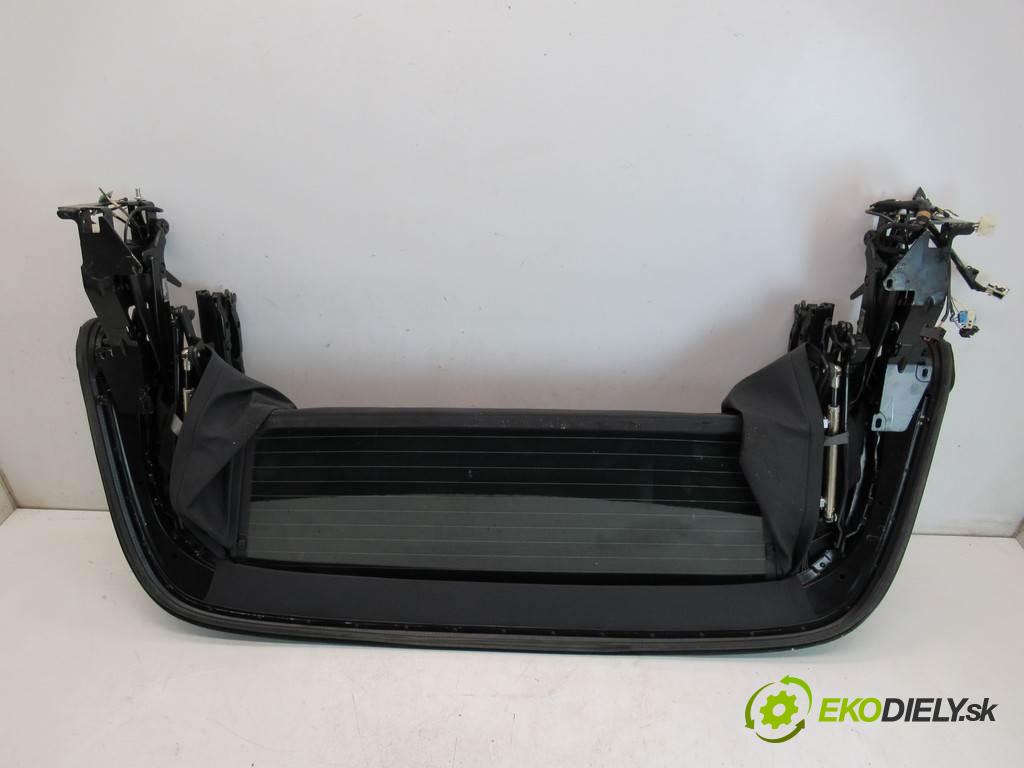 BMW 3 E46 kvalita B poškodený 
 motor 3.0B 170kW (231KM) M54B30 (306S3) 
 VIN: WBABS51090EH32385
 Prevodovka farba rok výroba: 2001
 obdobie