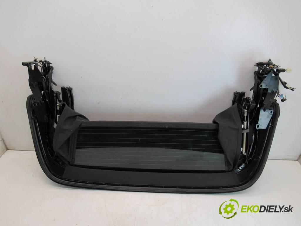BMW 3 E46 kvalita B poškodený 
 motor 3.0B 170kW (231KM) M54B30 (306S3) 
 VIN: WBABS51090EH32385
 Prevodovka farba rok výroba: 2001
 obdobie