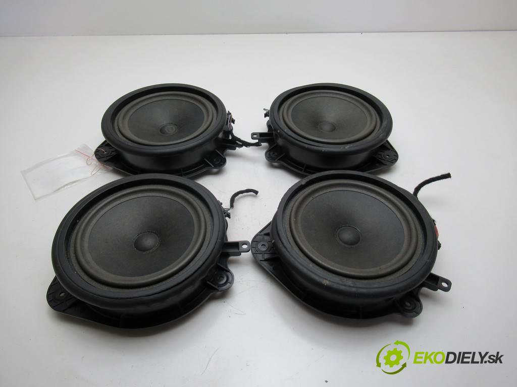Audi A3 8P    LIFT HATCHBACK 5D 1.8TFSI 160KM 08-13  reproduktory BLAUPUNKT 8P0035411C