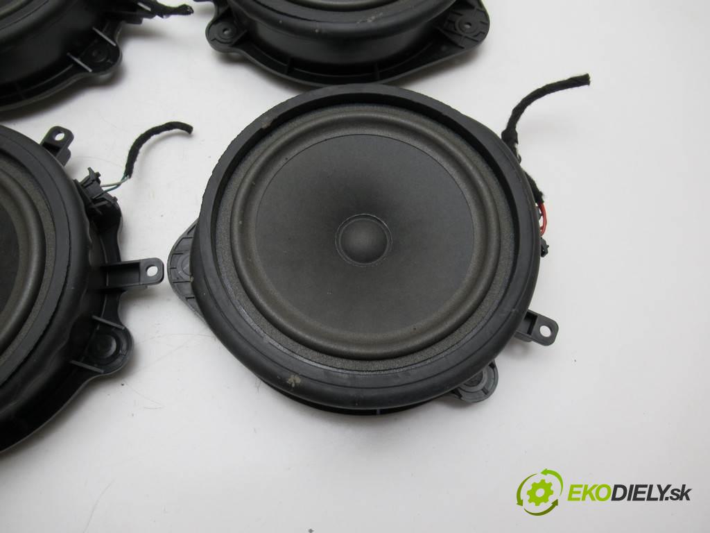 Audi A3 8P    LIFT HATCHBACK 5D 1.8TFSI 160KM 08-13  reproduktory BLAUPUNKT 8P0035411C