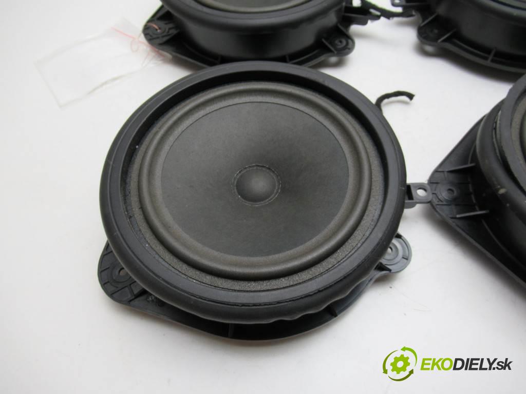 Audi A3 8P    LIFT HATCHBACK 5D 1.8TFSI 160KM 08-13  reproduktory BLAUPUNKT 8P0035411C