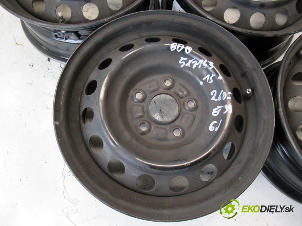 Toyota Auris     15 6J 5X114,3 ET36  disky plechové 15  (Plechové)
