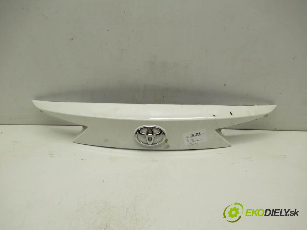 Toyota Auris II LIFT  2018 90KM KOMBI 1.4D-4D 90KM 15-18 1364 Lišta dverí zad 76811-02830 (Lišty)