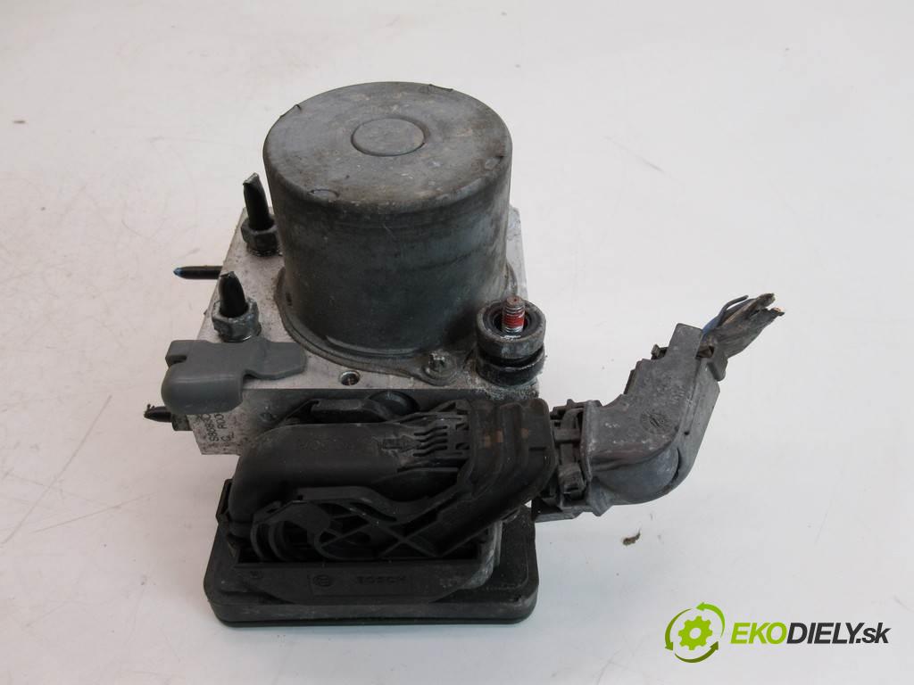 Toyota Auris II LIFT  2018 90KM KOMBI 1.4D-4D 90KM 15-18 1364 Pumpa ABS 44540-02530 (Pumpy ABS)