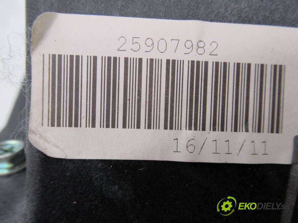 Cadillac CTS II  2012 183KW SEDAN 3.0B V6 274KM 07-14 3000 Kulisa 25907982 (Rýchlostné páky / kulisy)