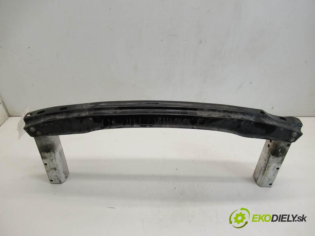 Audi A5 8T  2008 140 kW COUPE 2.7TDI 190KM 07-11 2700 výztuha nárazníka zadní část