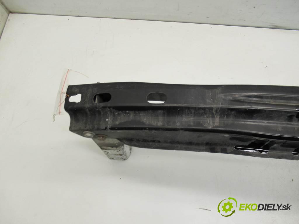 Audi A5 8T  2008 140 kW COUPE 2.7TDI 190KM 07-11 2700 výztuha nárazníka zadní část