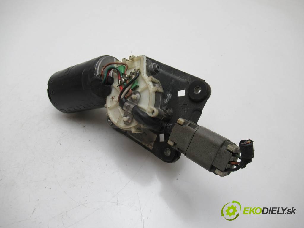 Nissan Terrano II  1999 92 kW 2.7TD 125KM 96-06 2800 Motorček stieračov predný 9390332384 (Motorčeky stieračov predné)