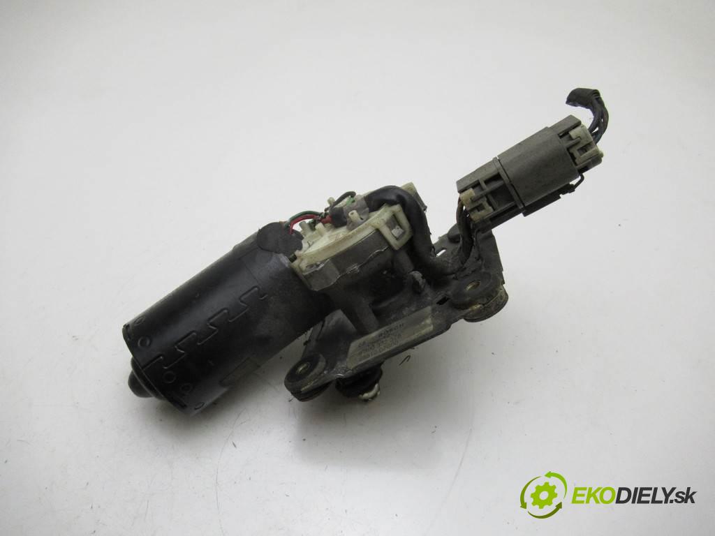 Nissan Terrano II  1999 92 kW 2.7TD 125KM 96-06 2800 Motorček stieračov predný 9390332384 (Motorčeky stieračov predné)