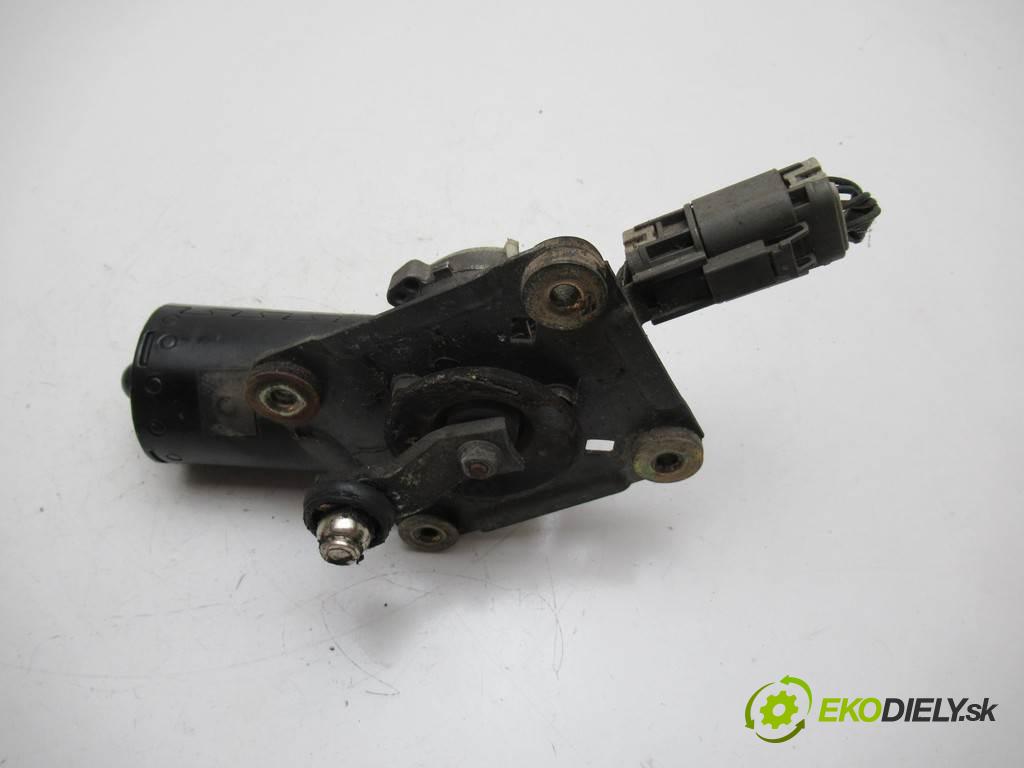 Nissan Terrano II  1999 92 kW 2.7TD 125KM 96-06 2800 Motorček stieračov predný 9390332384 (Motorčeky stieračov predné)