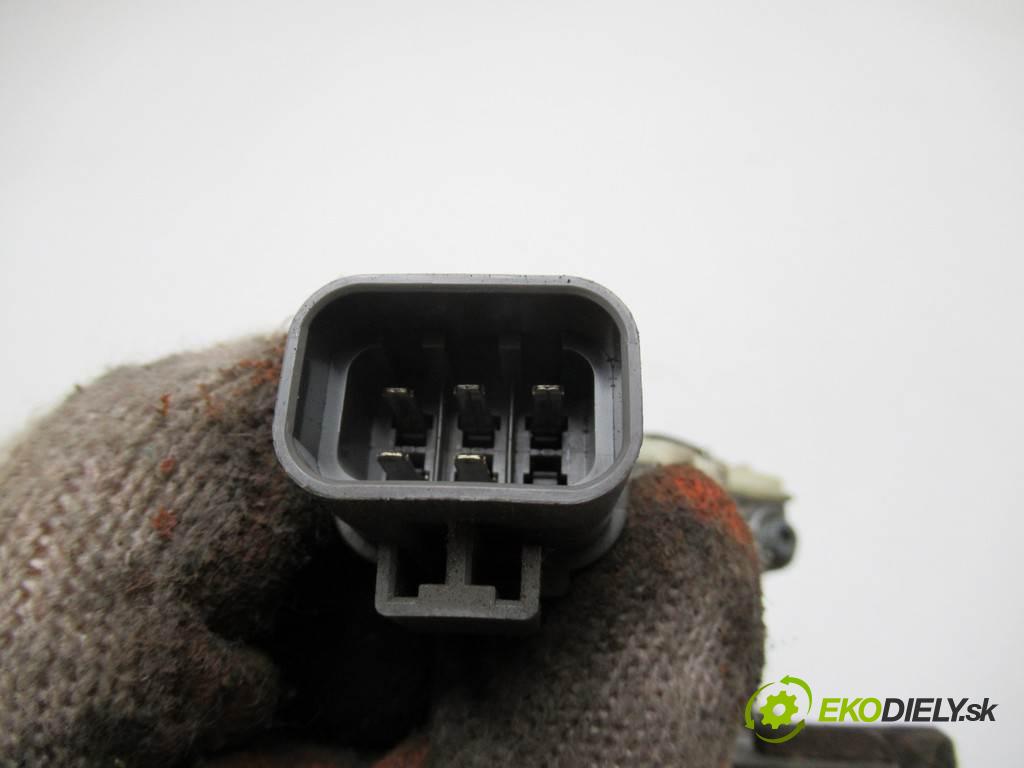 Nissan Terrano II  1999 92 kW 2.7TD 125KM 96-06 2800 Motorček stieračov predný 9390332384 (Motorčeky stieračov predné)