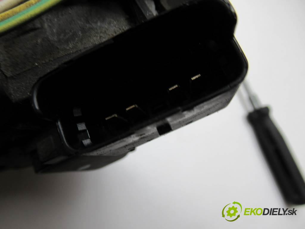 Citroen Berlingo I FL  2006 66KW 1.6HDI 90KM 02-10 1560 Motorček stieračov predný 9644210780 (Motorčeky stieračov predné)