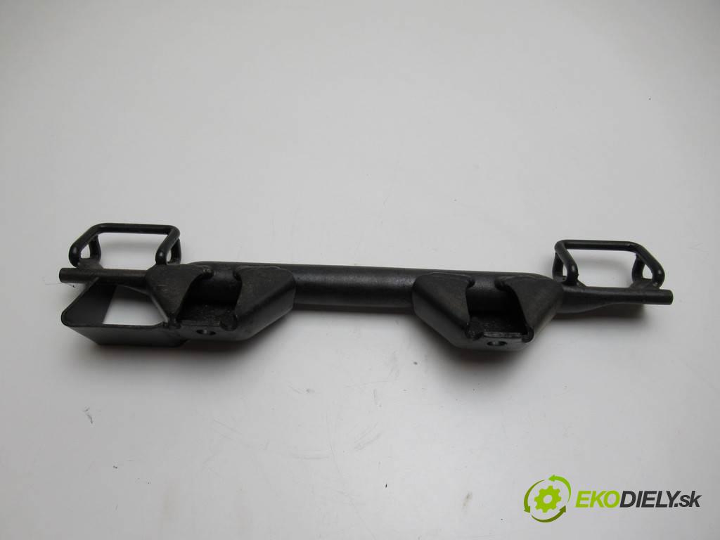 Audi A6 C6    SEDAN QUATTRO 3.0TDI 225KM 04-08  Držiak Uchytenie ISOFIX