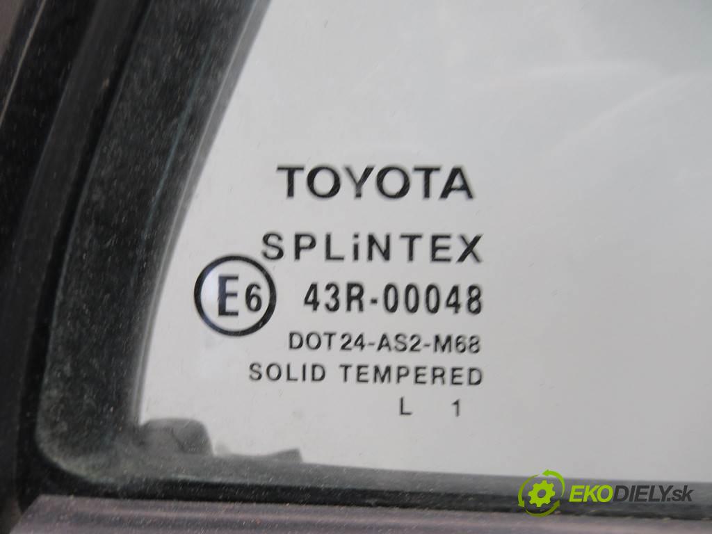 Toyota Corolla E12  2002 81 kW HATCHBACK 5D 2.0D-4D 110KM 02-07 2000 dveře zadní část pravé