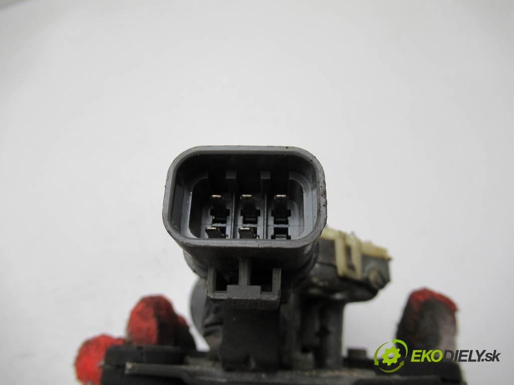 Nissan Terrano II  1993 91 kW 2.4B 124KM 96-06 2400 Motorček stieračov predný 9390332384 (Motorčeky stieračov predné)