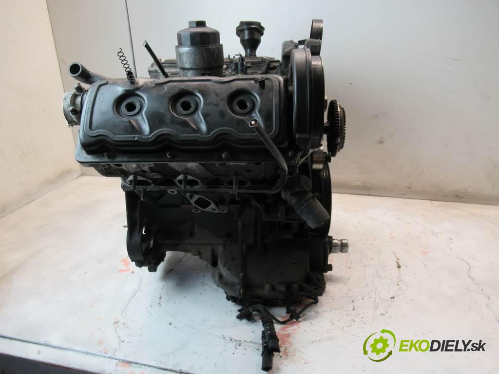 Audi A4 B6  2002 132 kW KOMBI 2.5TDI V6 180KM 00-04 2500 Motor AKE (Motory (kompletné))