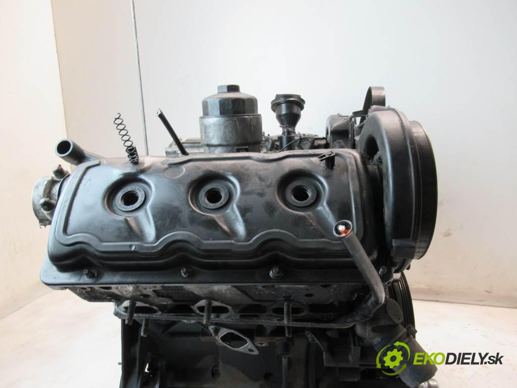 Audi A4 B6  2002 132 kW KOMBI 2.5TDI V6 180KM 00-04 2500 Motor AKE (Motory (kompletné))