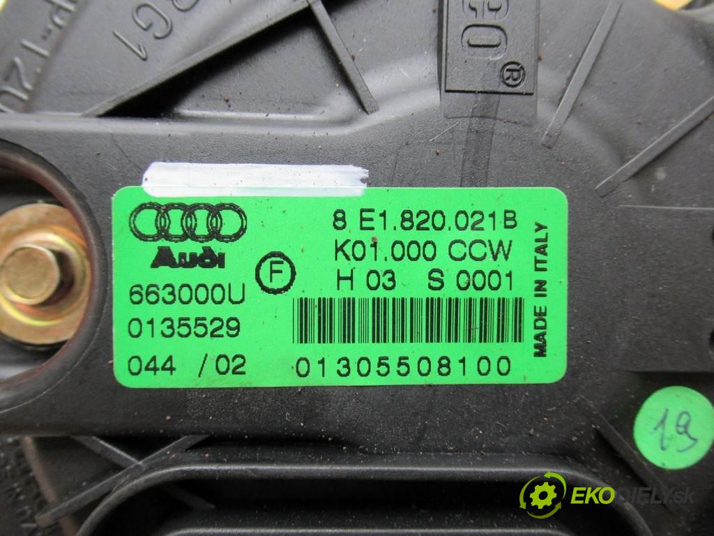 Audi A4 B6  2002 132 kW KOMBI 2.5TDI V6 180KM 00-04 2500 Ventilátor ventilátor kúrenia 8E1820021B (Ventilátory kúrenia)