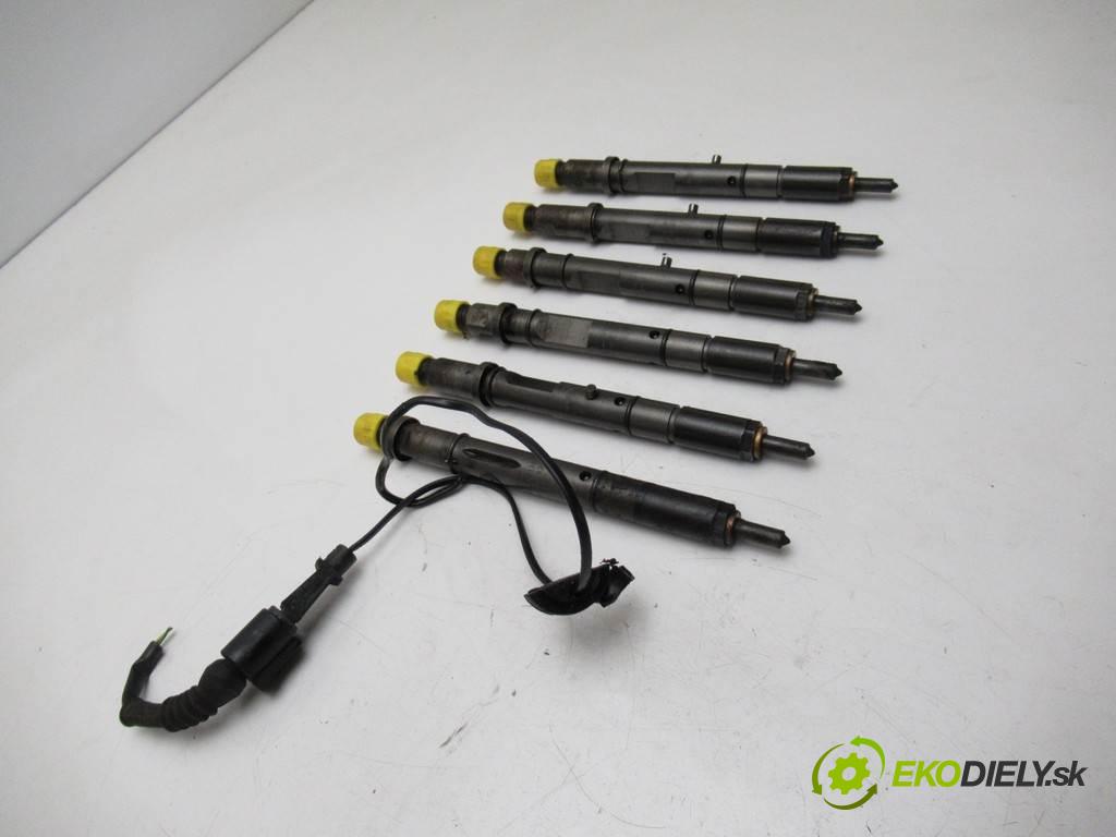 Audi A4 B6  2002 132 kW KOMBI 2.5TDI V6 180KM 00-04 2500 Vstrekovacie ventily 059130201F (Vstrekovacie ventily)