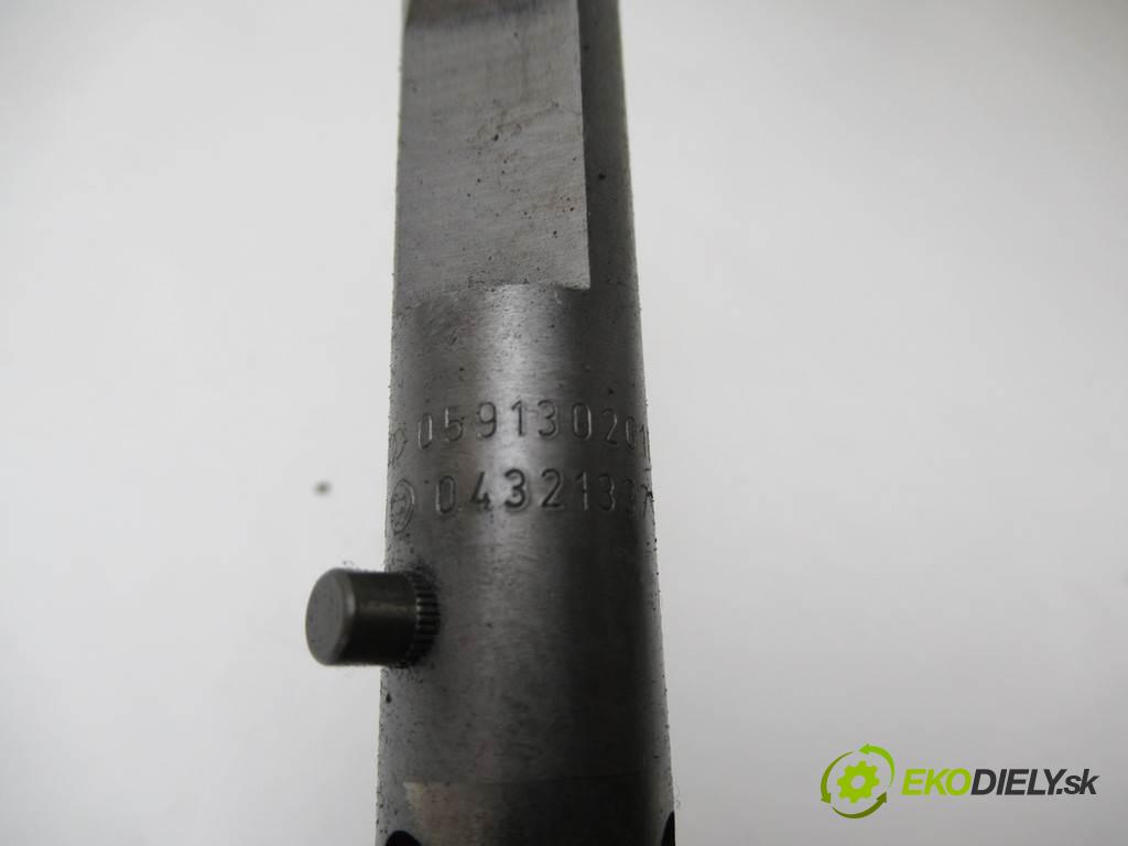 Audi A4 B6  2002 132 kW KOMBI 2.5TDI V6 180KM 00-04 2500 Vstrekovacie ventily 059130201F (Vstrekovacie ventily)