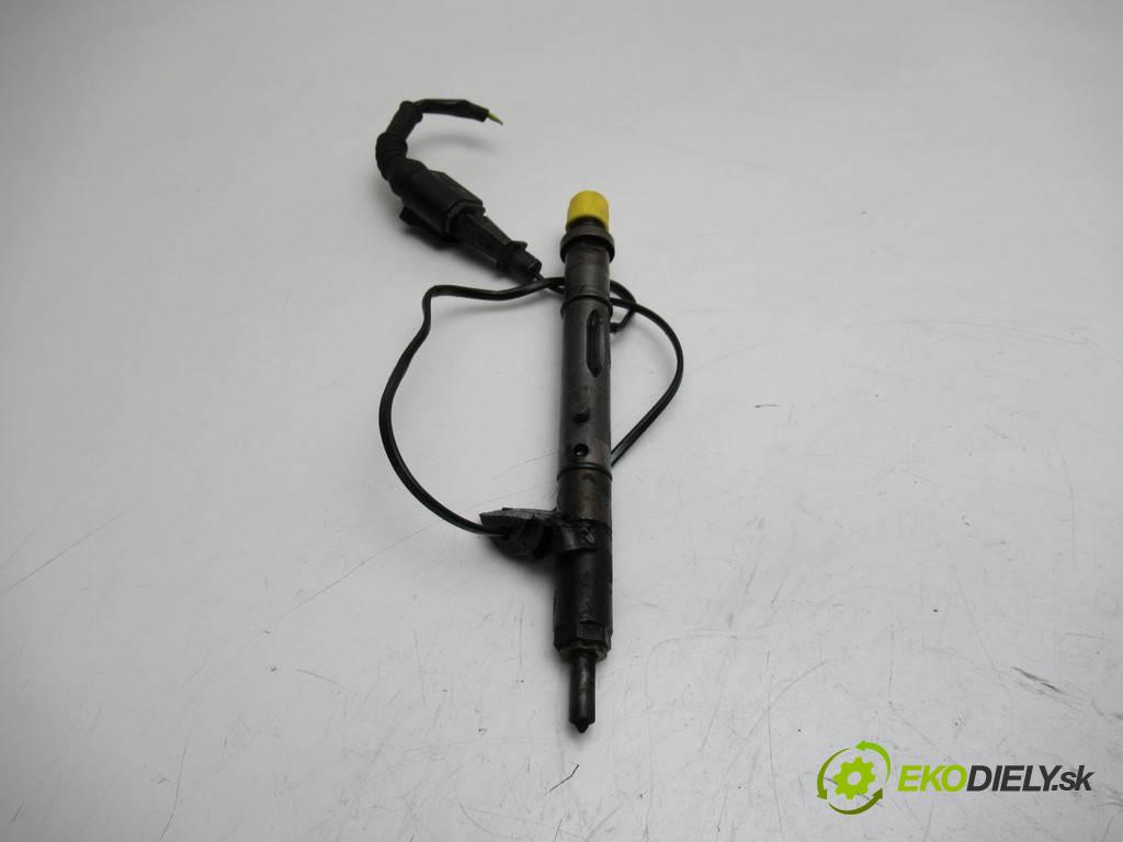 Audi A4 B6  2002 132 kW KOMBI 2.5TDI V6 180KM 00-04 2500 Vstrekovacie ventily 059130201F (Vstrekovacie ventily)