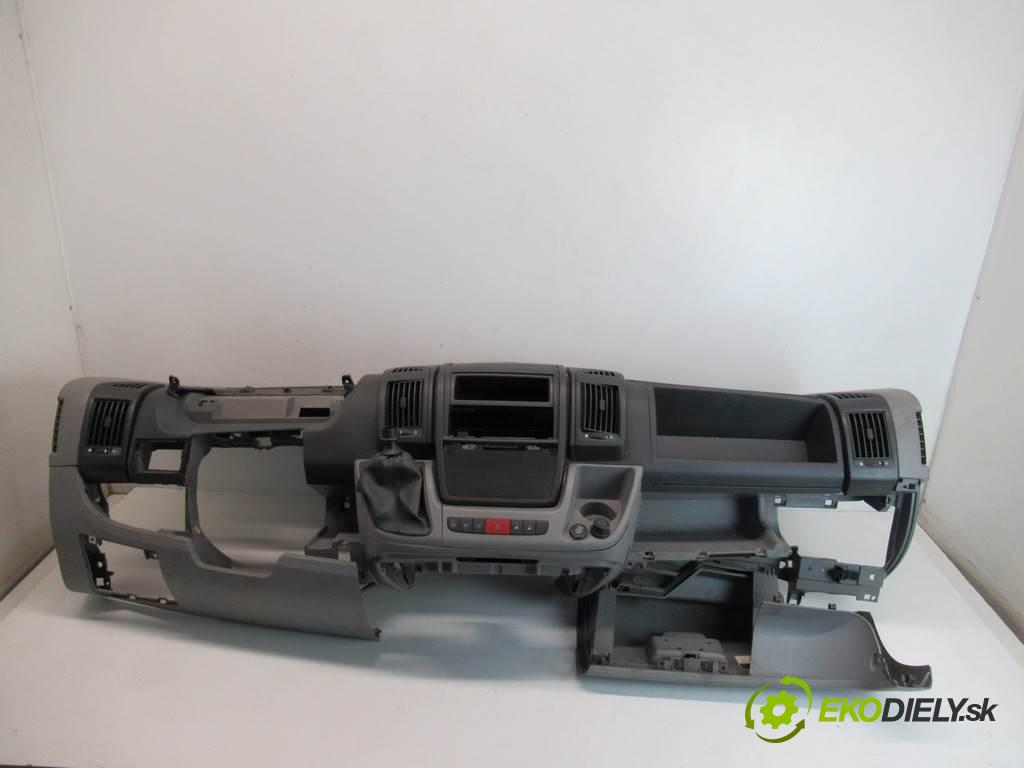 Peugeot Boxer 3.0 HDI 160 2011 160KM 3.0 HDI 160 2999 Palubná doska  (Palubné dosky)