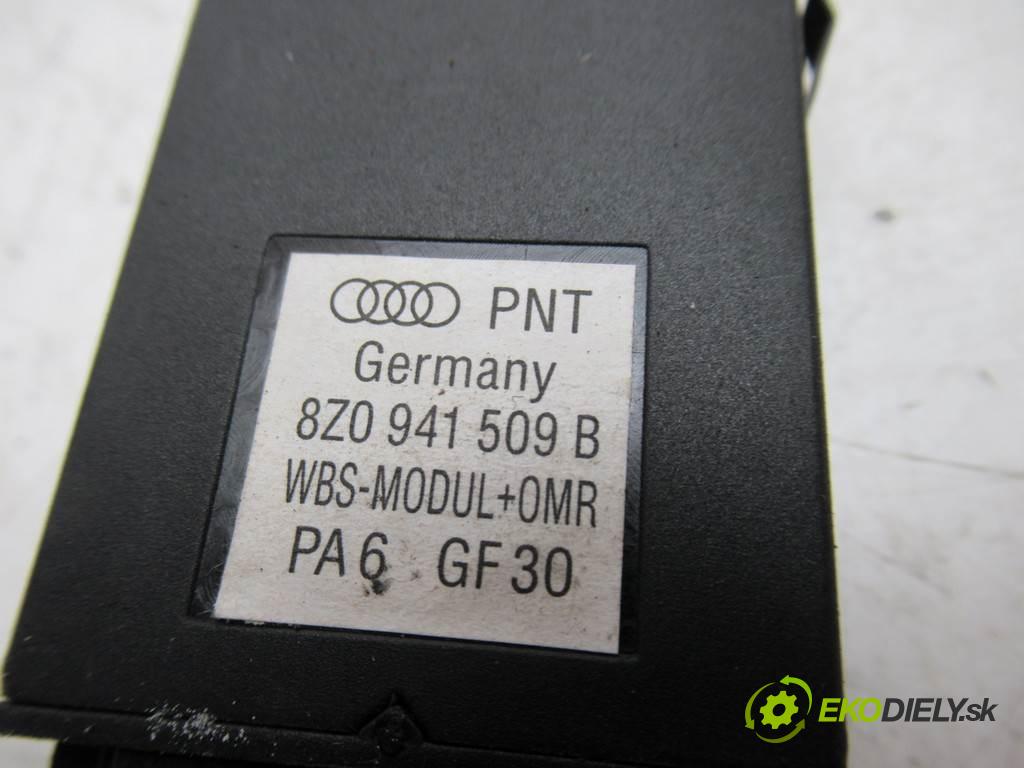 Audi A2    HATCHBACK 5D 1.4B 75KM 00-05  relé směrovek 8Z0941509B
