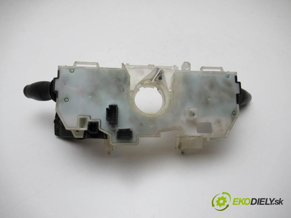Opel Movano B 2.3 CDTI 125 10- 2013 125 KM 2.3 CDTI 125 10- 2299 Prepínač kombinovaný 681720005R (Prepínače, spínače, tlačidlá a ovládače kúrenia)