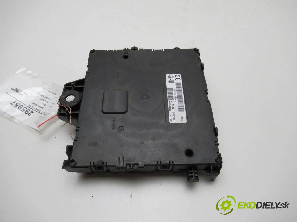 Opel Movano B    2.3 CDTI 125 10-  Modul BCM 284B10516R (Ostatné)