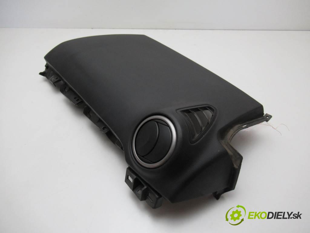 Mazda 3  2004 80 kW BK HATCHBACK 5D 1.6TDCI 109KM 03-09 1600 Palubná doska Kryt spolujazdca