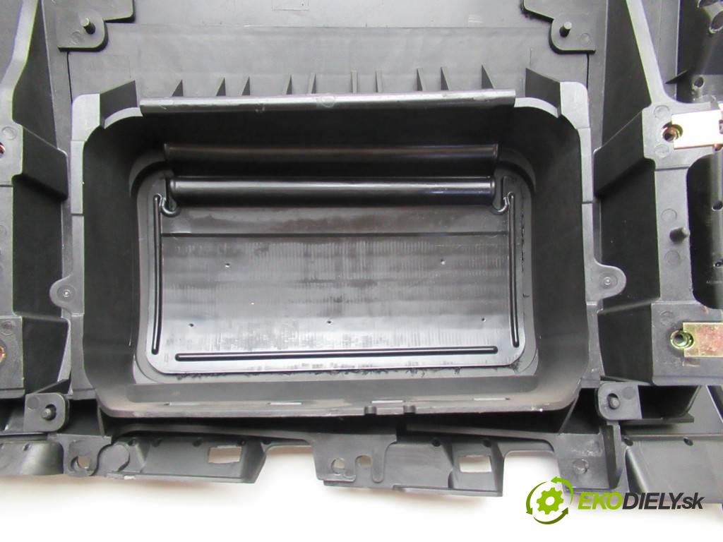 Mazda 3  2004 80 kW BK HATCHBACK 5D 1.6TDCI 109KM 03-09 1600 Palubná doska Kryt spolujazdca