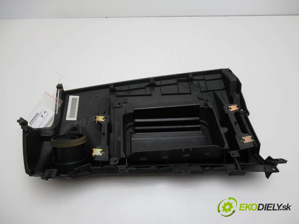 Mazda 3  2004 80 kW BK HATCHBACK 5D 1.6TDCI 109KM 03-09 1600 Palubná doska Kryt spolujazdca