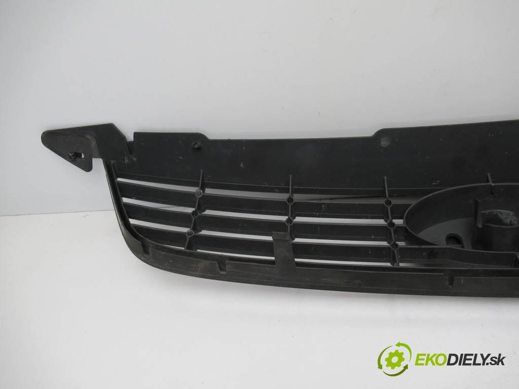 Ford Focus II LIFT  2008 80kW KOMBI 1.6TDCI 109KM 04-11 1600 mřížka maska 8M51-8200-BE (Mřížky (masky) chladičů)