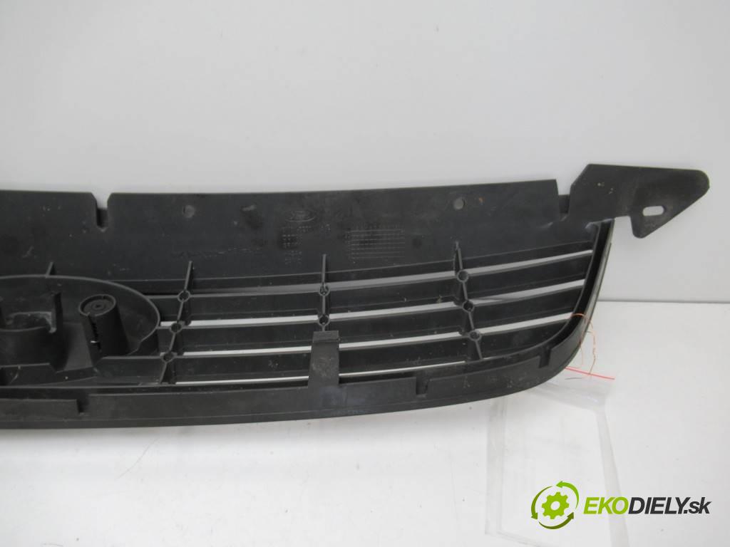 Ford Focus II LIFT  2008 80kW KOMBI 1.6TDCI 109KM 04-11 1600 mřížka maska 8M51-8200-BE (Mřížky (masky) chladičů)
