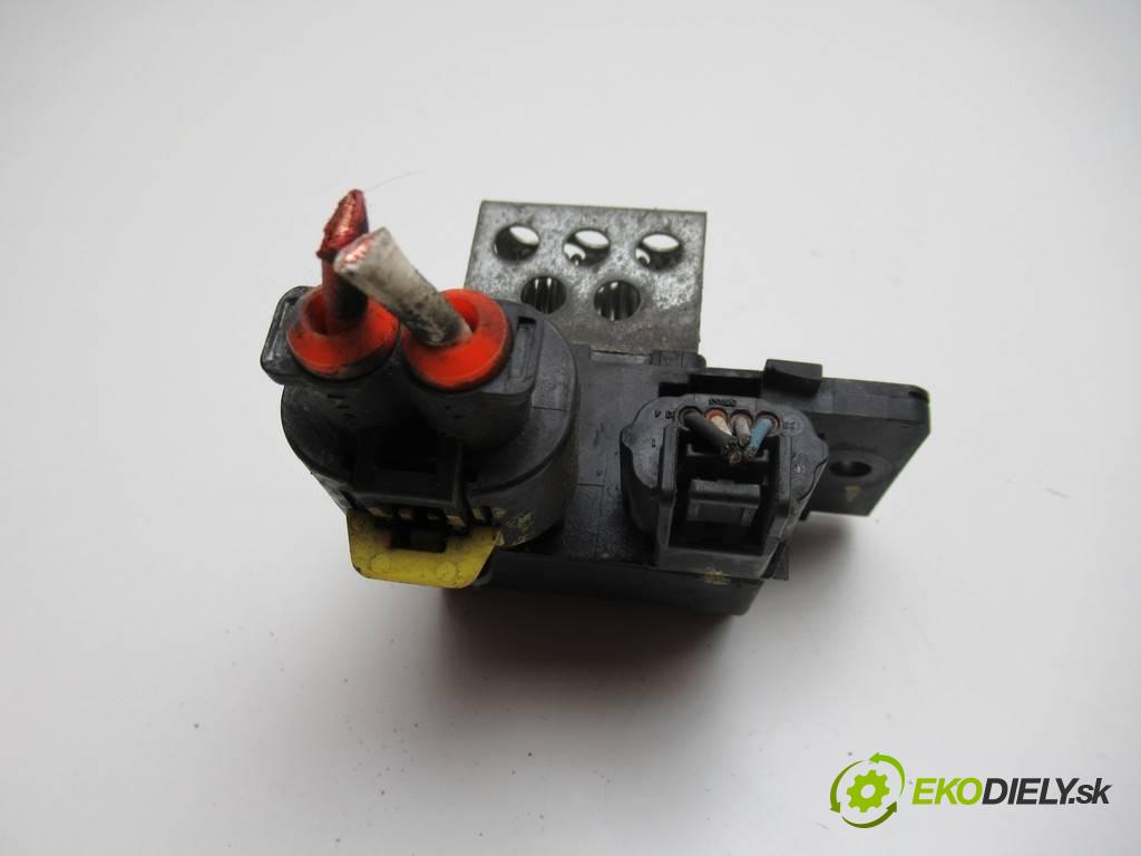 Dacia Lodgy    1.5DCI 90KM 12-17  odpor rezistor ventilátoru chladiče 255501295R