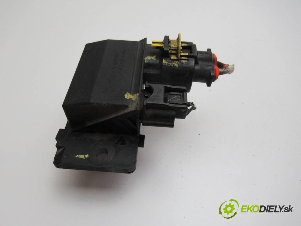 Dacia Lodgy    1.5DCI 90KM 12-17  odpor rezistor ventilátoru chladiče 255501295R