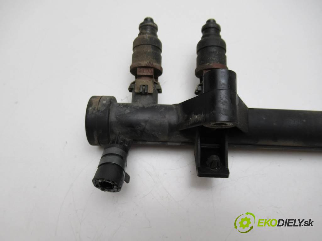 Skoda Fabia  2000 50 kW HATCHBACK 5D 1.4B 68KM 99-07 1400 Lišta vstrekovacia Vstrekovacie ventily 047133319Q  (Vstrekovacie lišty)