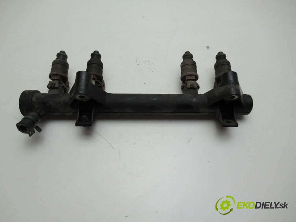 Skoda Fabia  2000 50 kW HATCHBACK 5D 1.4B 68KM 99-07 1400 Lišta vstrekovacia Vstrekovacie ventily 047133319Q  (Vstrekovacie lišty)