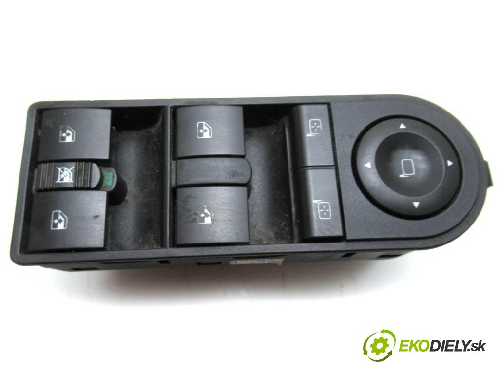 Opel Zafira B  2007 74 kW 1.9CDTI 120KM 05-14 1900 Prepínač okien 13228699 (Prepínače, spínače, tlačidlá a ovládače kúrenia)