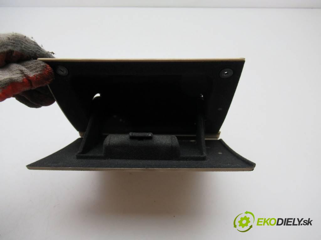 BMW 3 E90    LIFT SEDAN 4D 2.0D 163KM 08-11  Priehradka, kastlík volantu 7132865