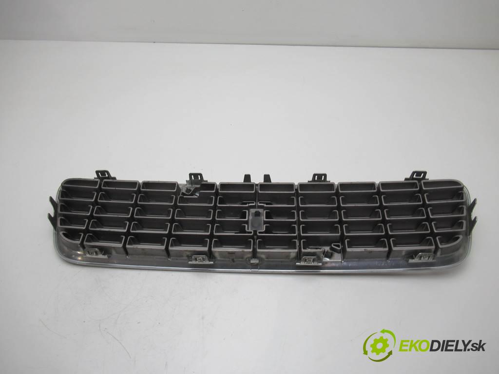 Volvo S80  2005 120 kW LIFT 2.4 D5 163KM 98-06 2400 mřížka maska 8659947 (Mřížky (masky) chladičů)