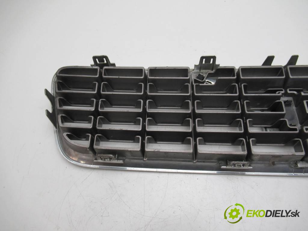 Volvo S80  2005 120 kW LIFT 2.4 D5 163KM 98-06 2400 mřížka maska 8659947 (Mřížky (masky) chladičů)